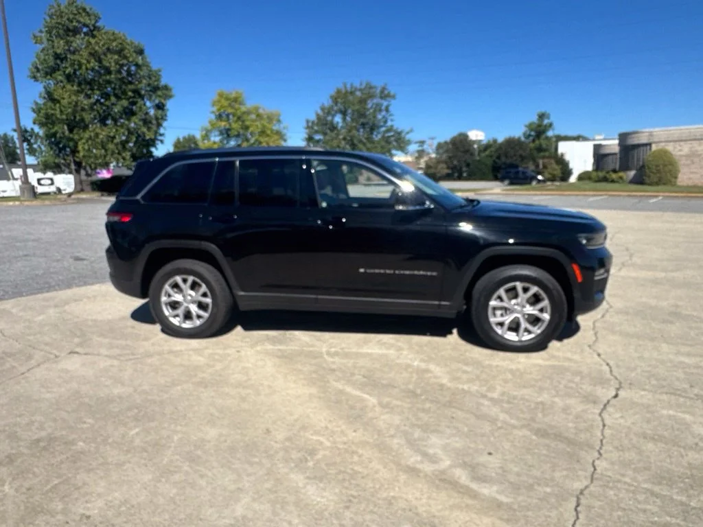 Used 2022 Black Jeep Limited image 8