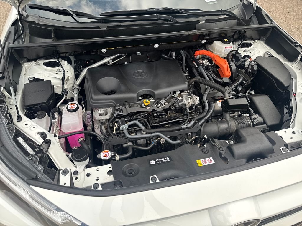 Used 2025 White Toyota LE image 45