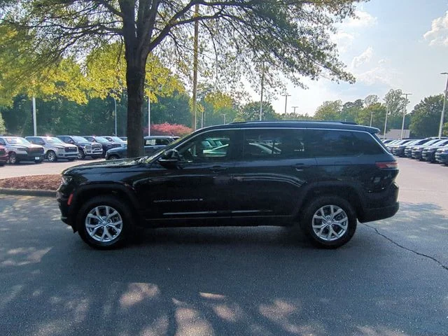 Used 2023 Black Jeep Limited image 2