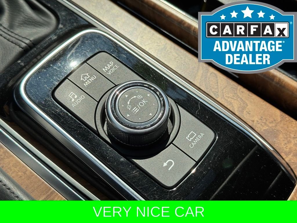Used 2022 White Nissan SL image 24