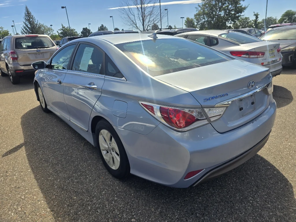 Used 2013 Blue Sky Metallic Hyundai  image 3