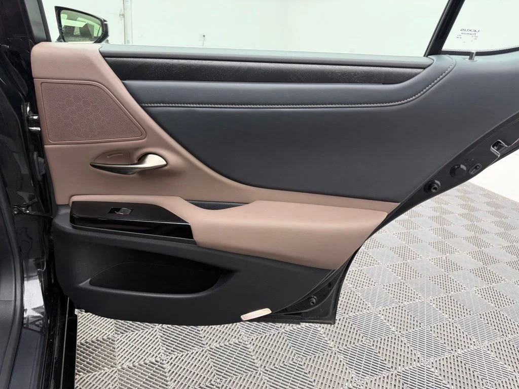 Used 2025 Black Lexus 350 image 42