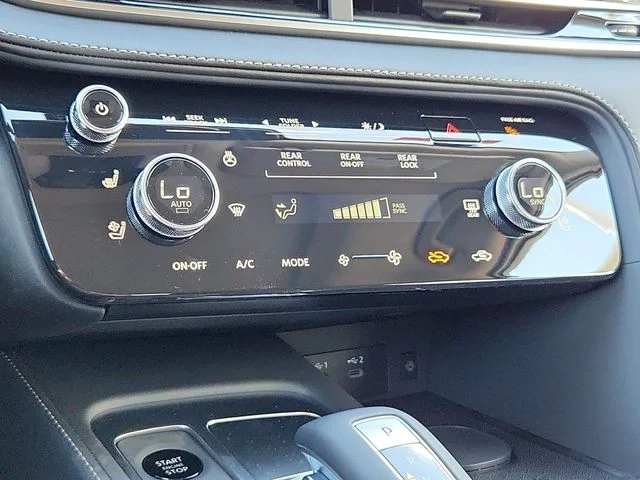 New 2027 GRAPHITE SHADOW INFINITI Luxe AWD image 17