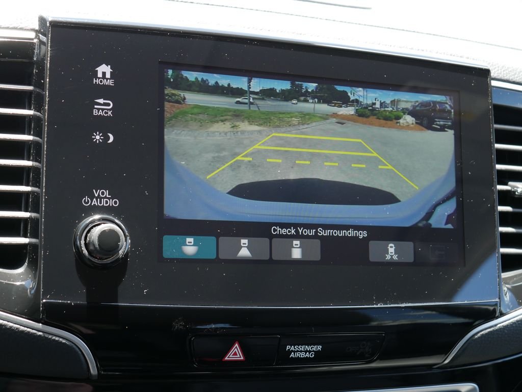 Used 2022 White Honda Touring image 24