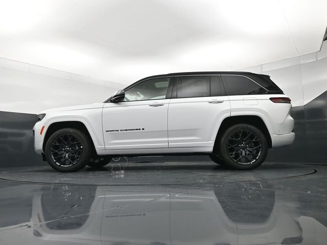 New 2026 Bright White Clear-Coat Exterior Paint Jeep Summit image 21