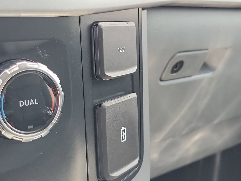 Used 2022 Blue Ford XLT image 26