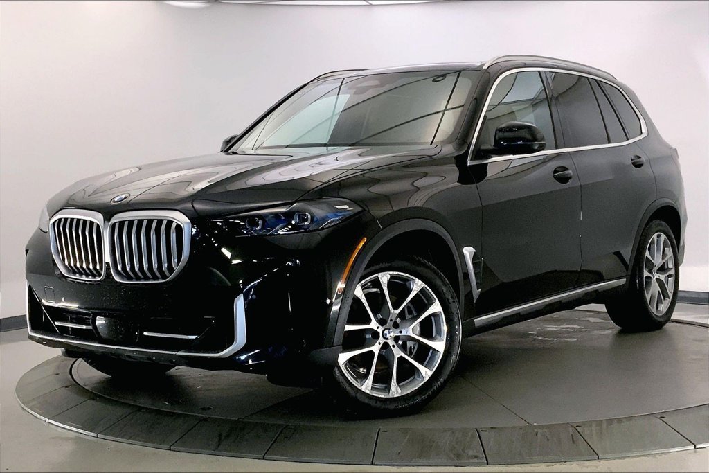 Used 2026 Black Sapphire Metallic BMW  image 11