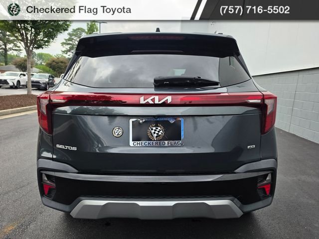 Used 2024 Gravity Gray Kia EX image 6