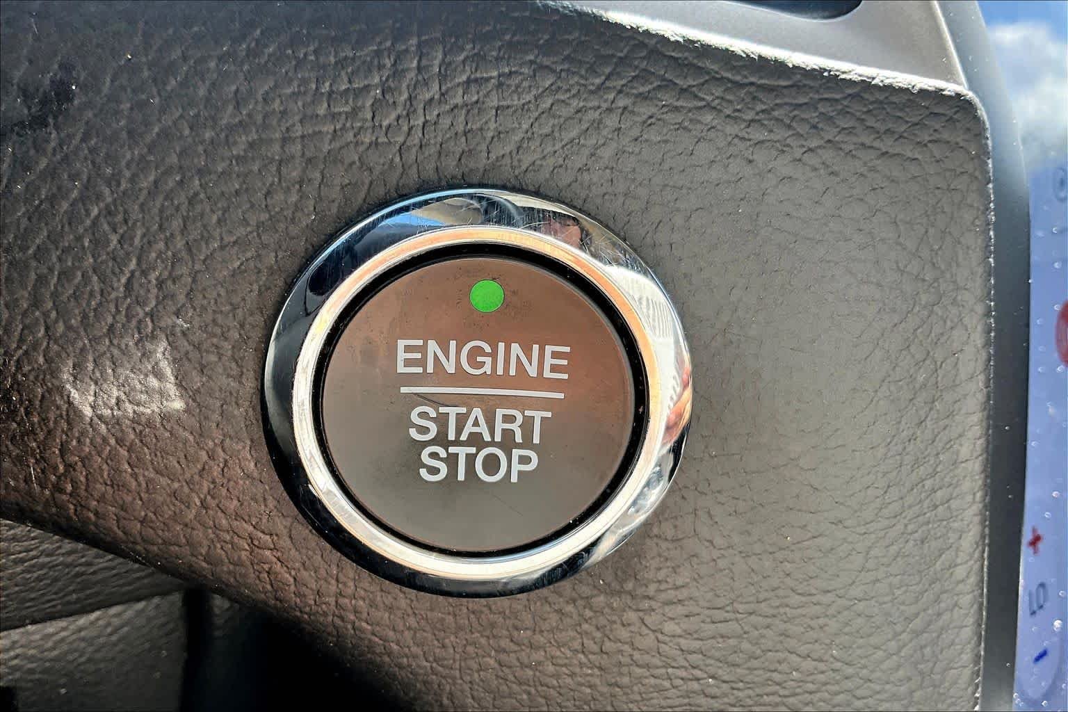 Used 2023 Oxford White Ford SEL image 30