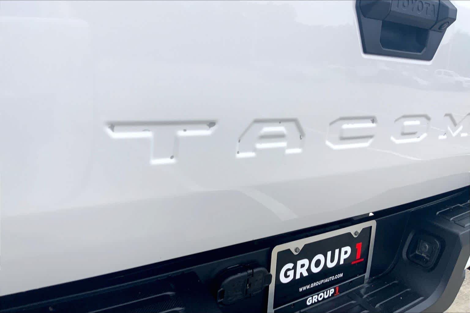 Used 2024 Ice Cap Toyota SR5 image 30