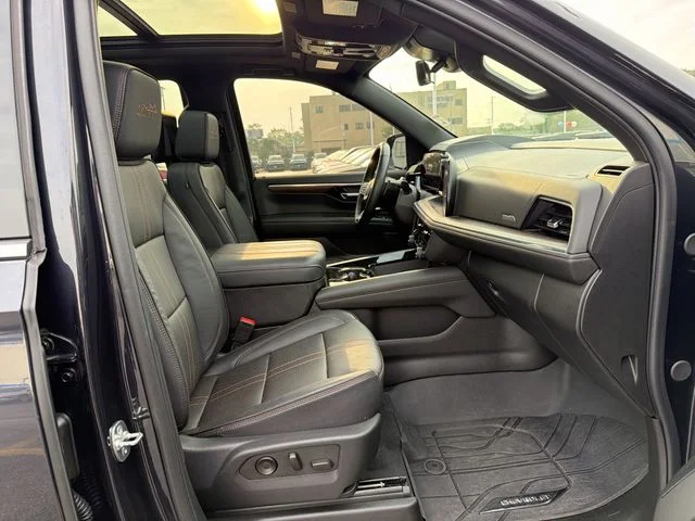 Used 2025 Gray Chevrolet High Country image 29