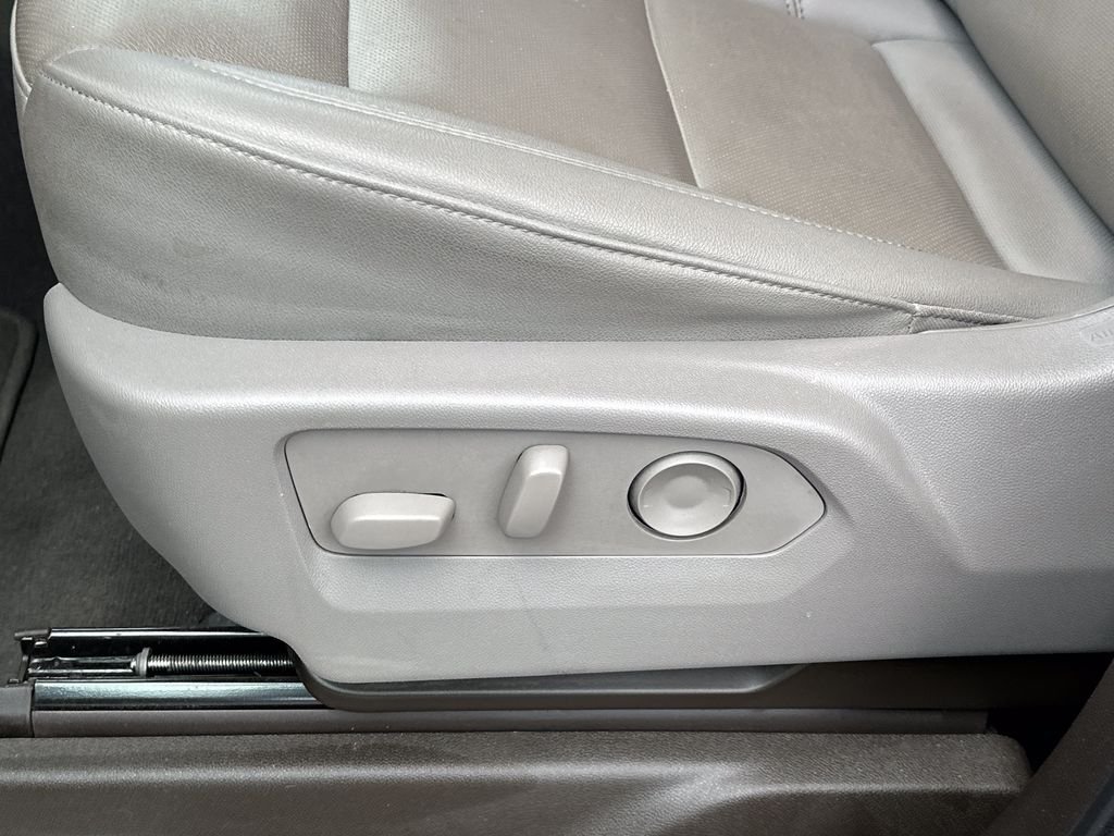 Used 2025 Sterling Metallic GMC SLT image 14