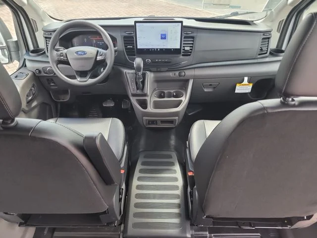 New 2026 Oxford White Ford Base image 16