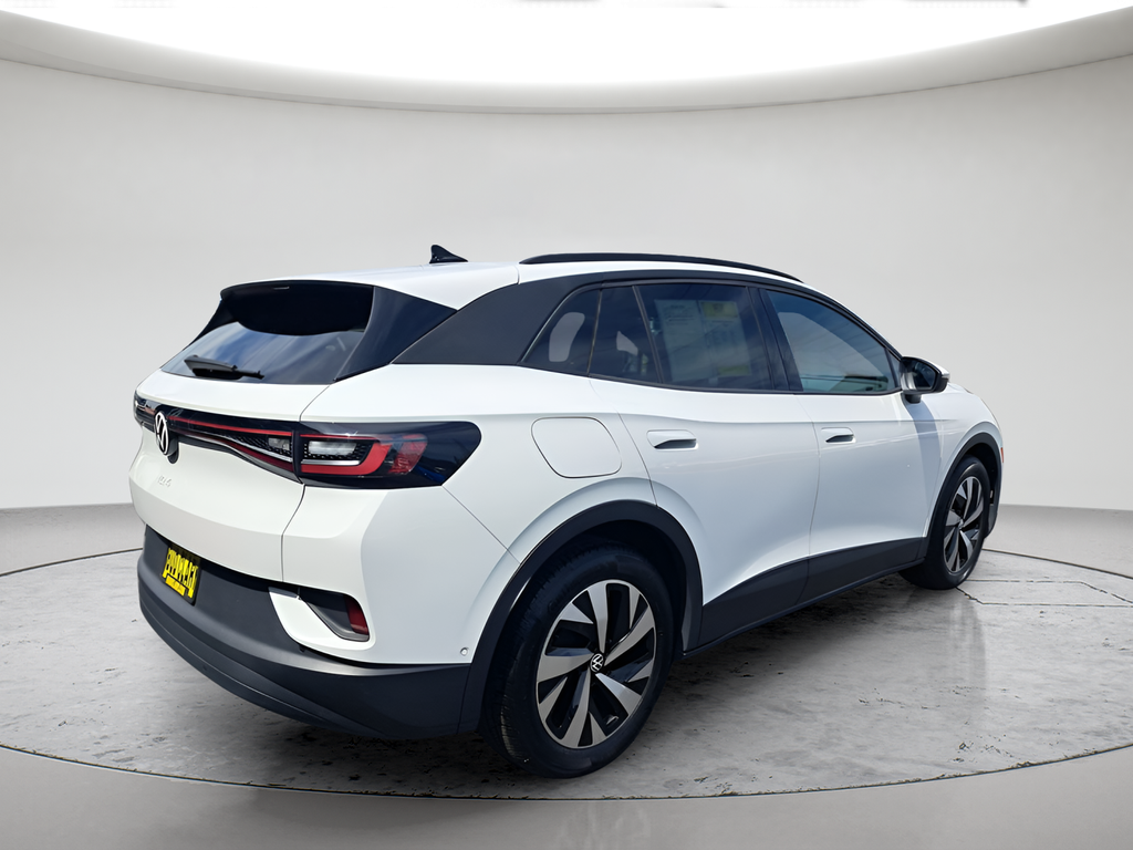 Used 2024 White/off-white Volkswagen Standard image 3