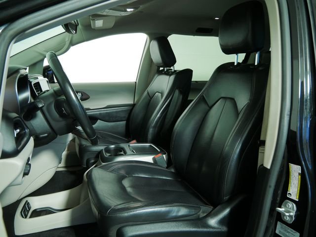 Certified Used 2017 Black Chrysler Touring L Plus image 21