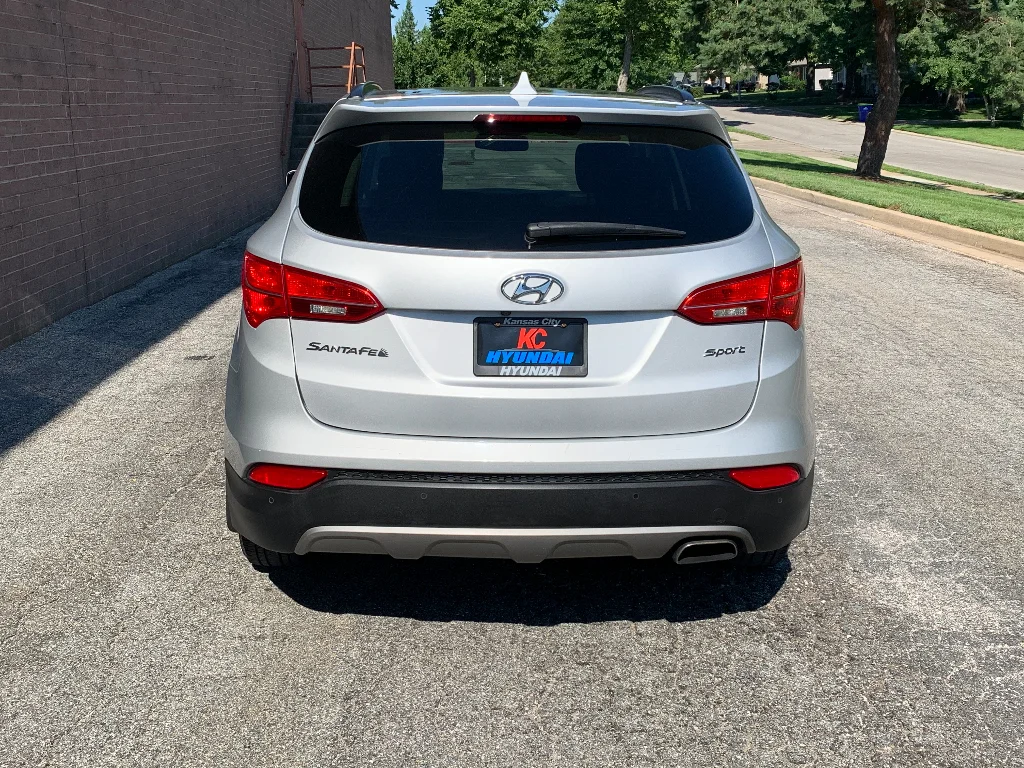 Used 2014 Moonstone Silver Hyundai 2.4L (A6) image 4