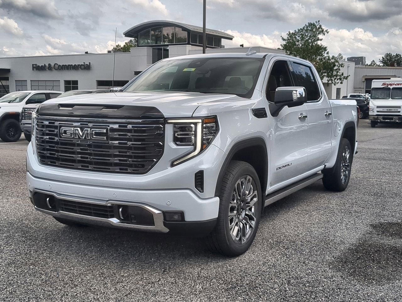 New 2026 Glacier White Tricoat GMC Denali Ultimate image 4