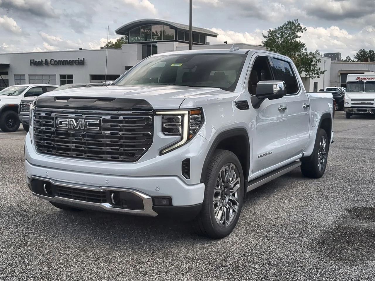 New 2026 Glacier White Tricoat GMC Denali Ultimate image 4
