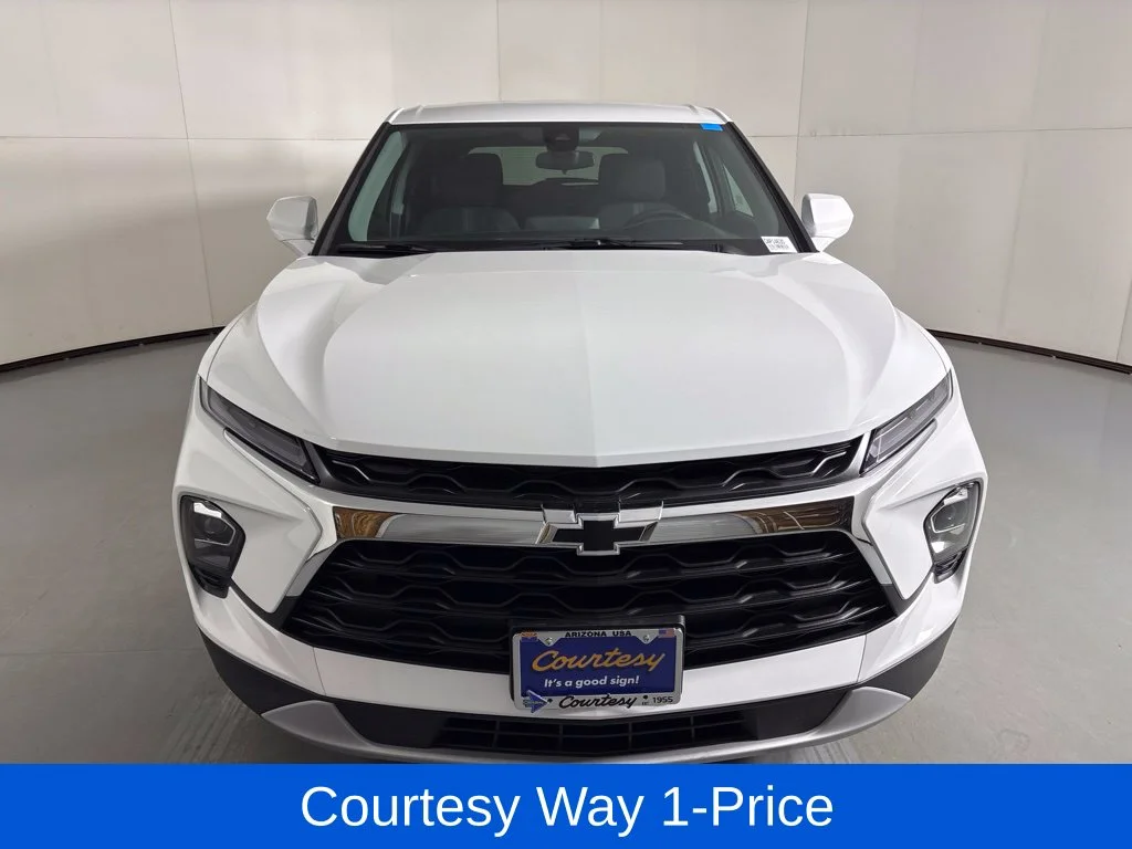 Used 2026 White Chevrolet LT image 4