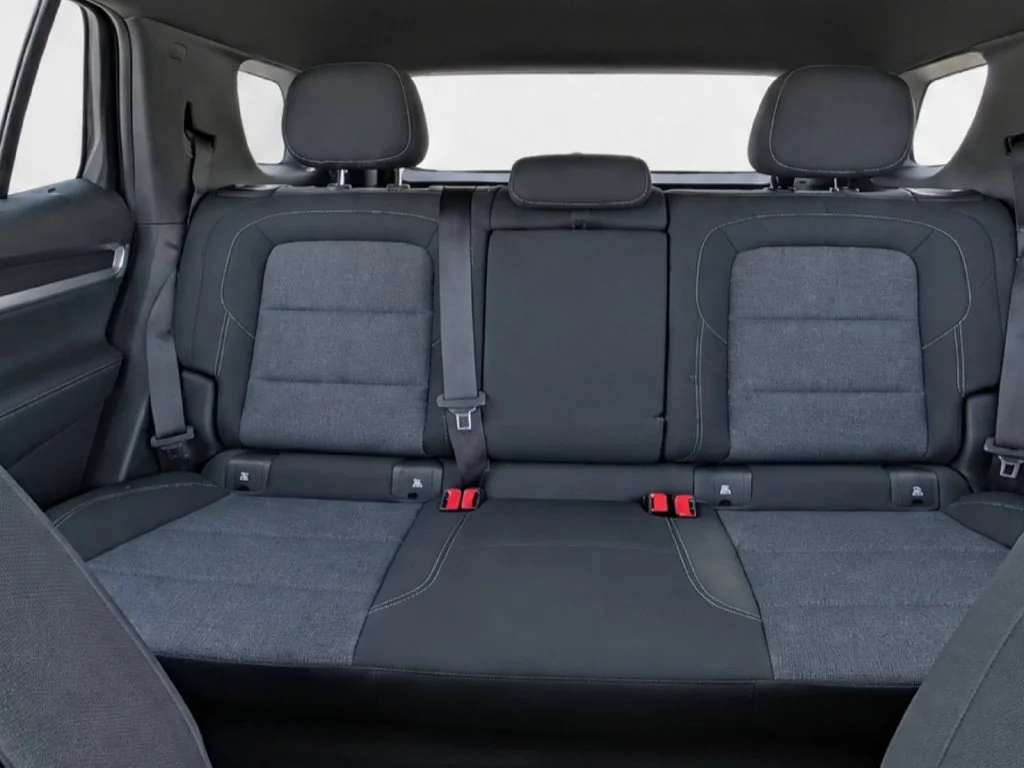 New 2027 Silver GMC Elevation image 32
