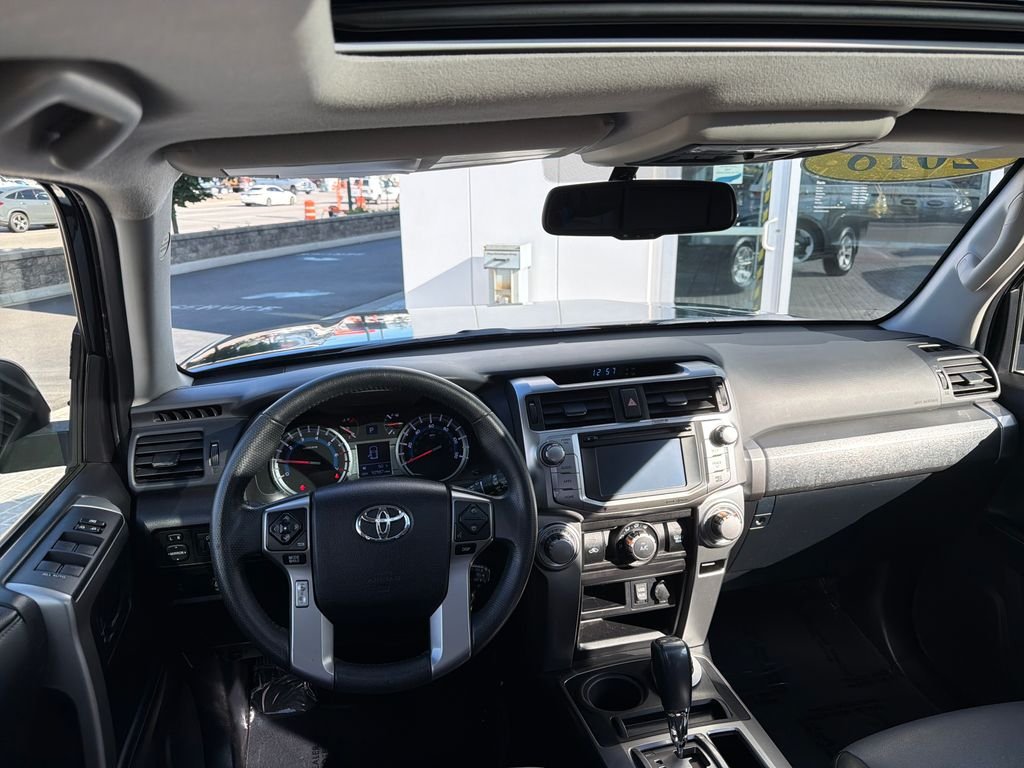 Used 2018 Midnight Black Metallic Toyota SR5 Premium image 13