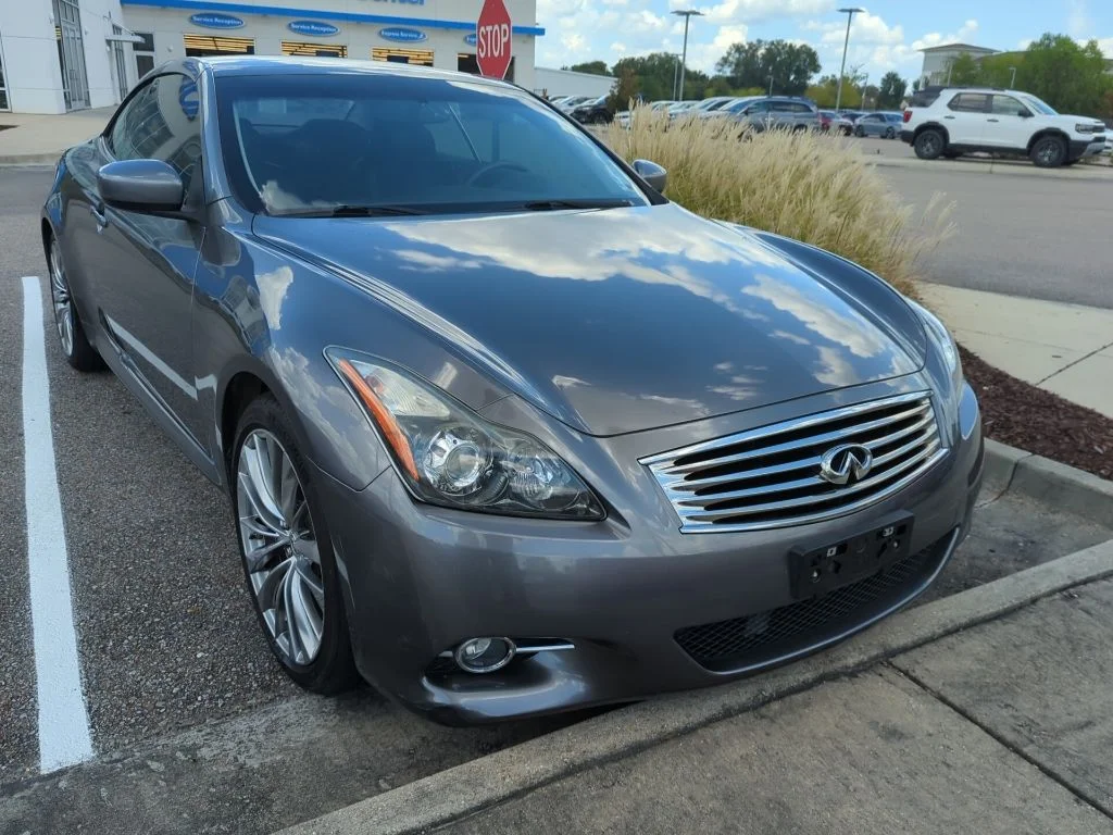 Used 2015 Graphite Shadow INFINITI Base image 2