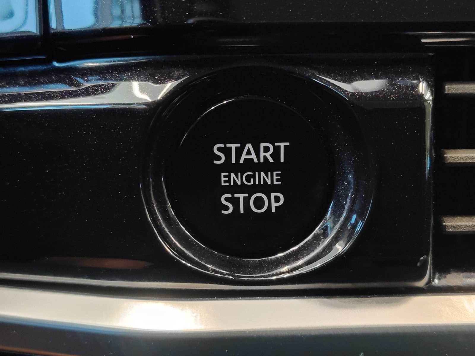 Used 2025 Super Black Nissan SV image 33