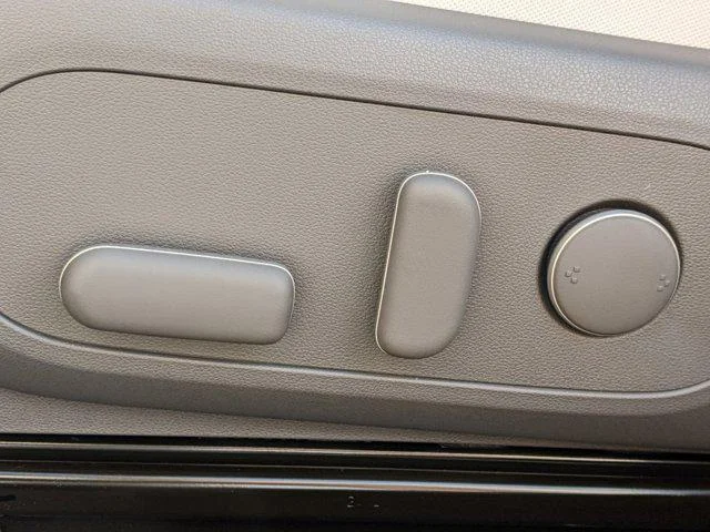 2025 Hyundai Kona SEL Convenience - Photo 19