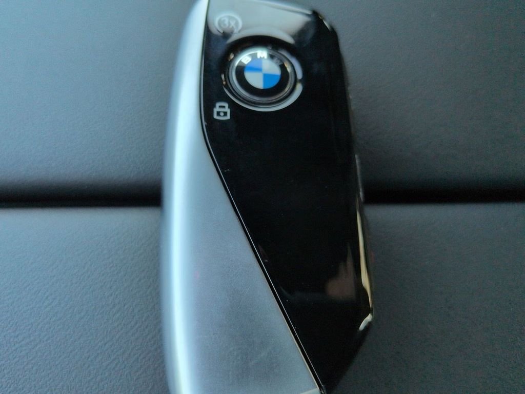 New 2026 Dravit Grey Metallic BMW 740i xDrive image 29