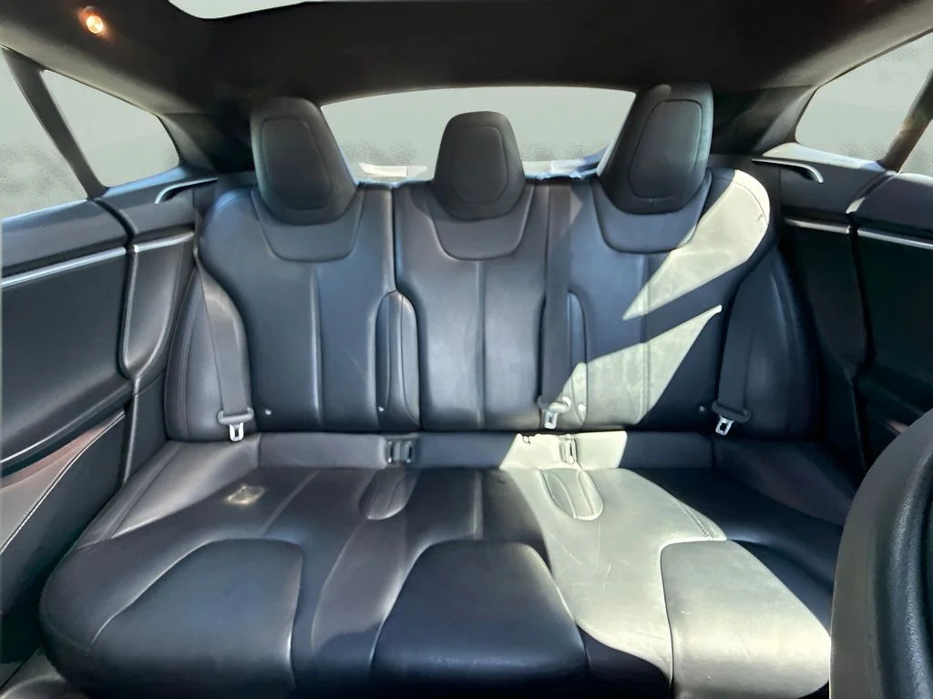 Used 2017  Tesla 75 image 7