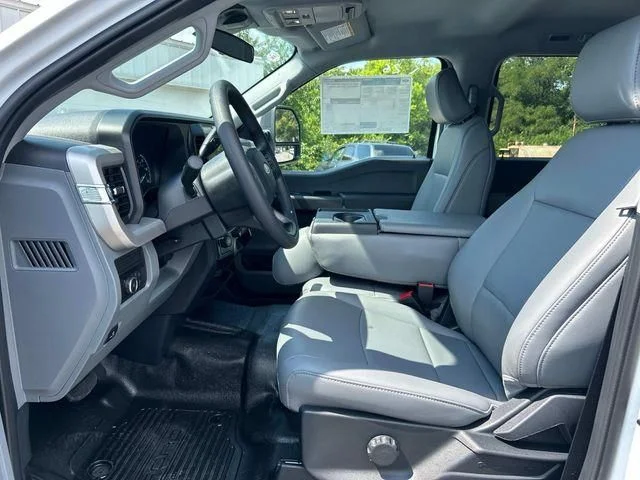 New 2026 Oxford White Ford F-450® XL image 18