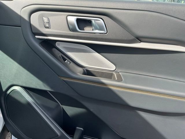 New 2026 Space White Metallic Ford Tremor® image 23