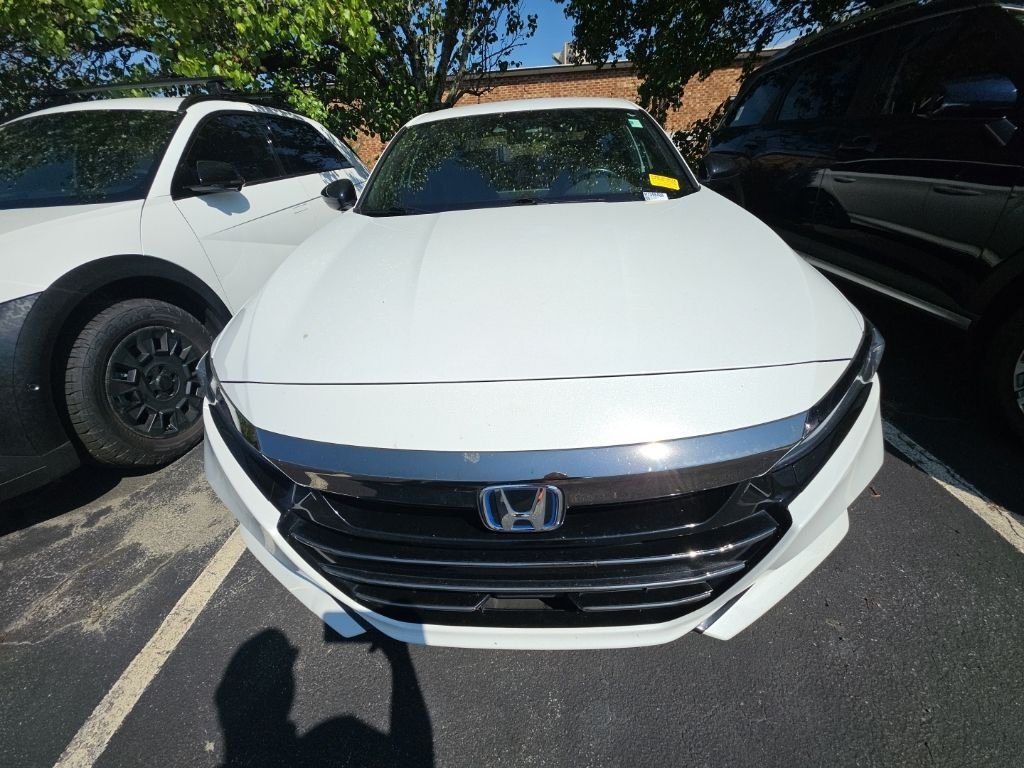 Used 2022 Platinum White Pearl Honda Sport image 5