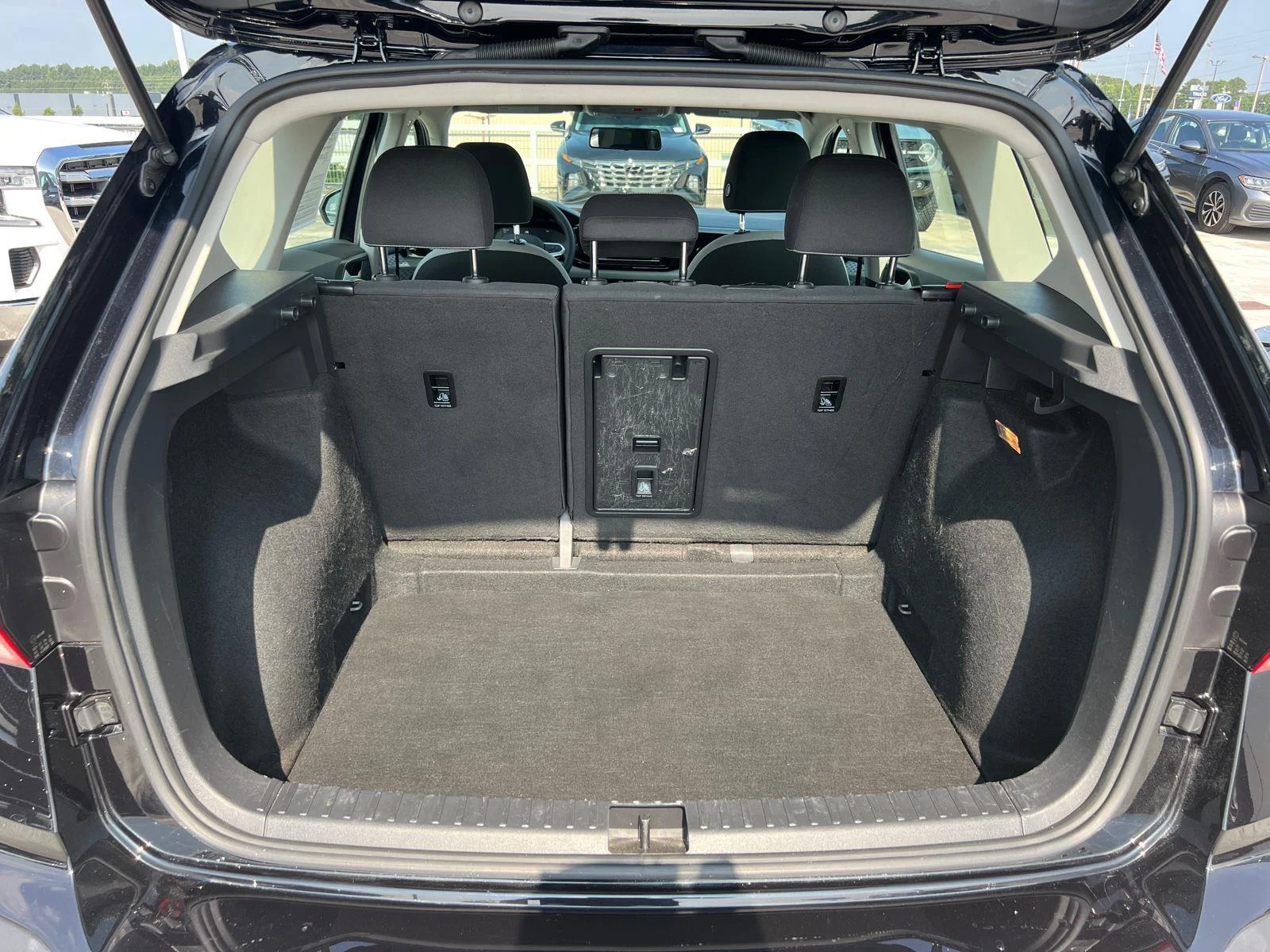 Used 2022 BLACK Volkswagen S image 18