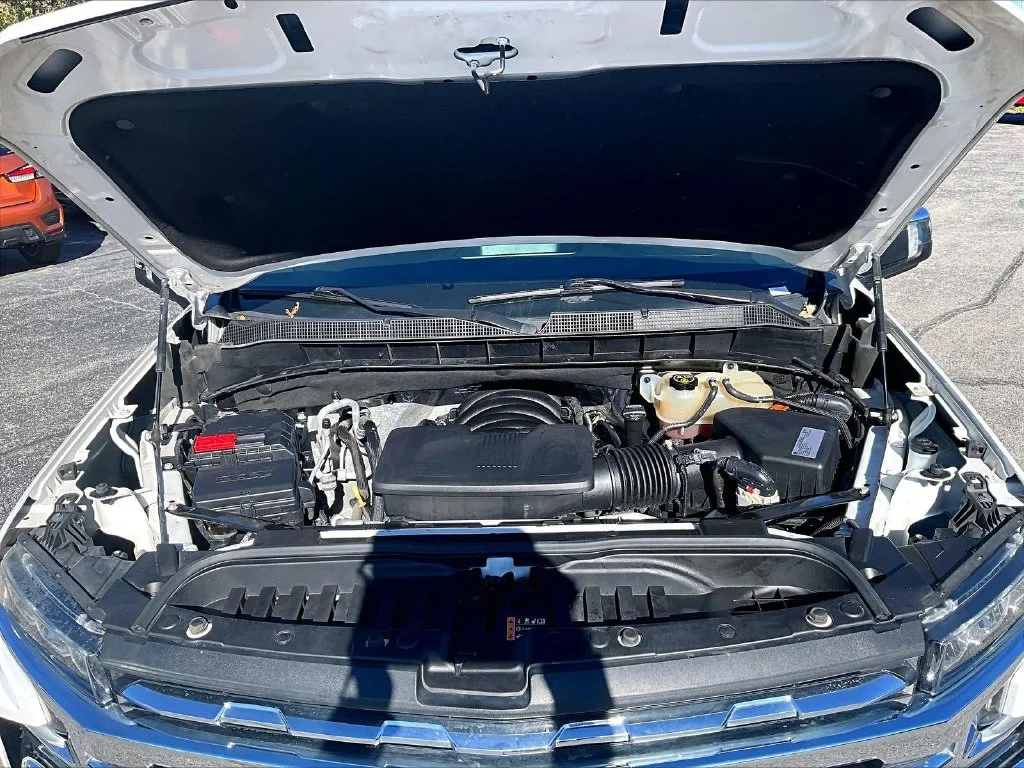 Used 2020 White Chevrolet LTZ image 11