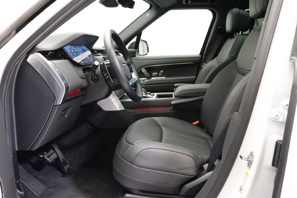New 2027 Fuji White Land Rover SE image 29