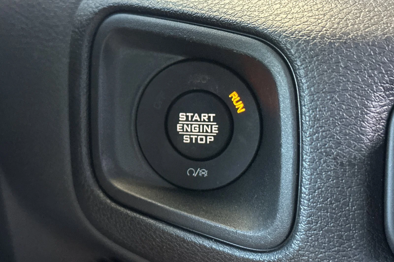 Used 2025 Black Clearcoat Jeep Sport S image 21