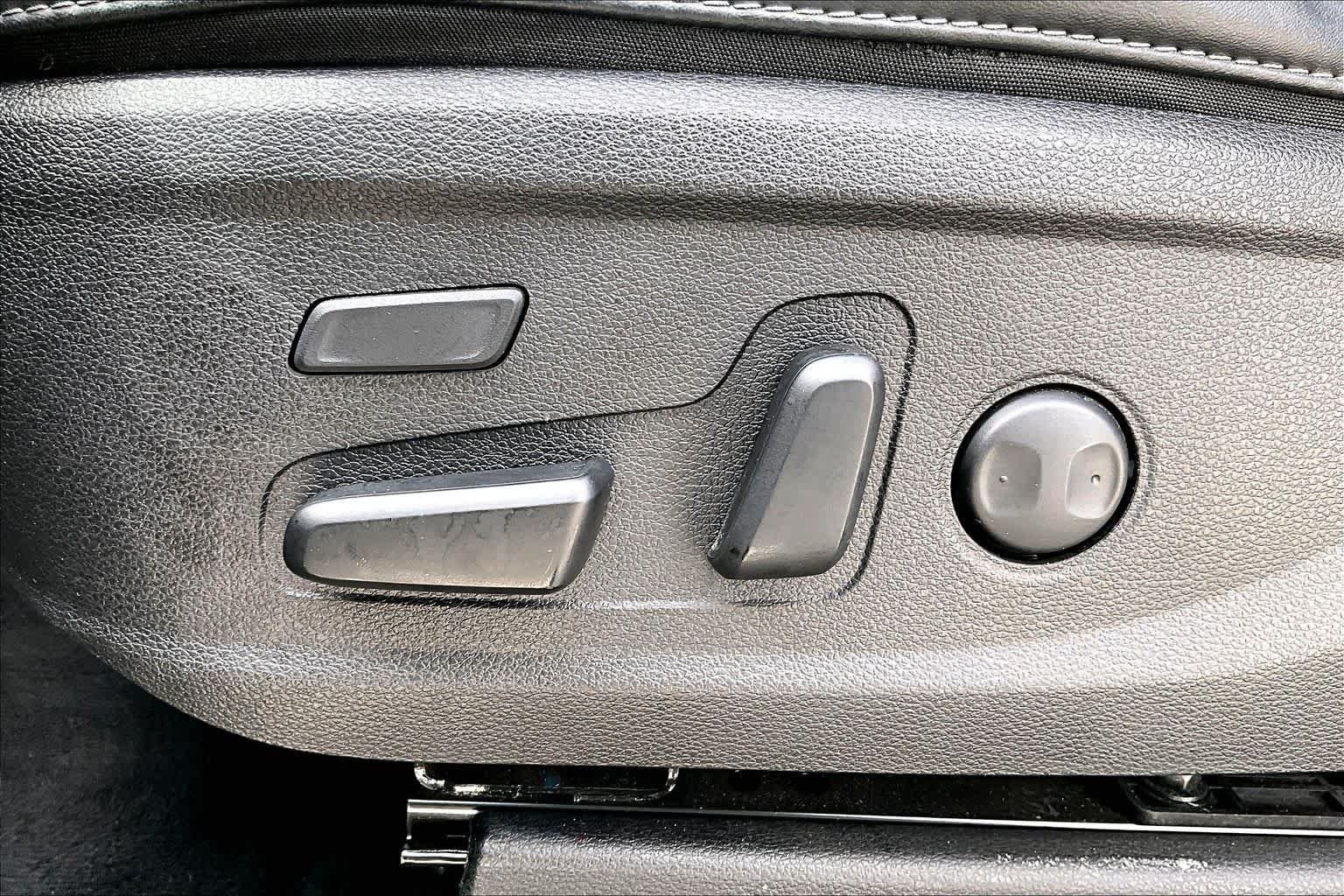 Used 2020 Ebony Black Kia SX image 30