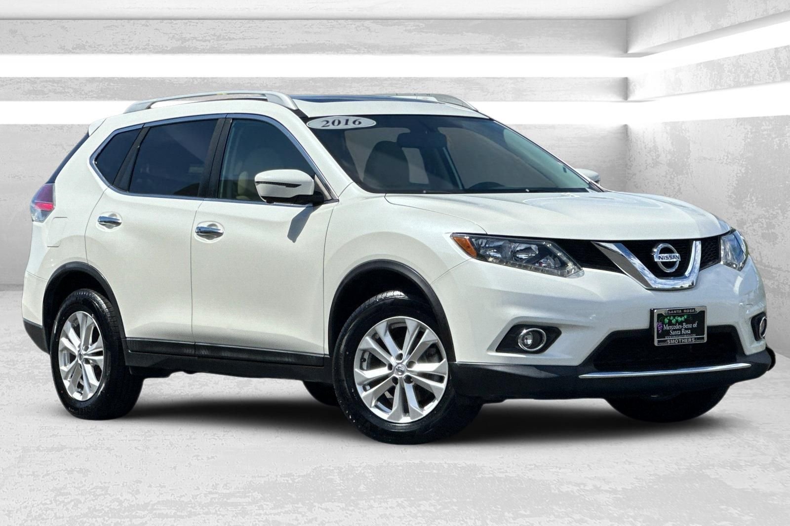 Used 2016 Nissan Rogue SV with VIN 5N1AT2MV0GC835842 for sale in Santa Rosa, CA