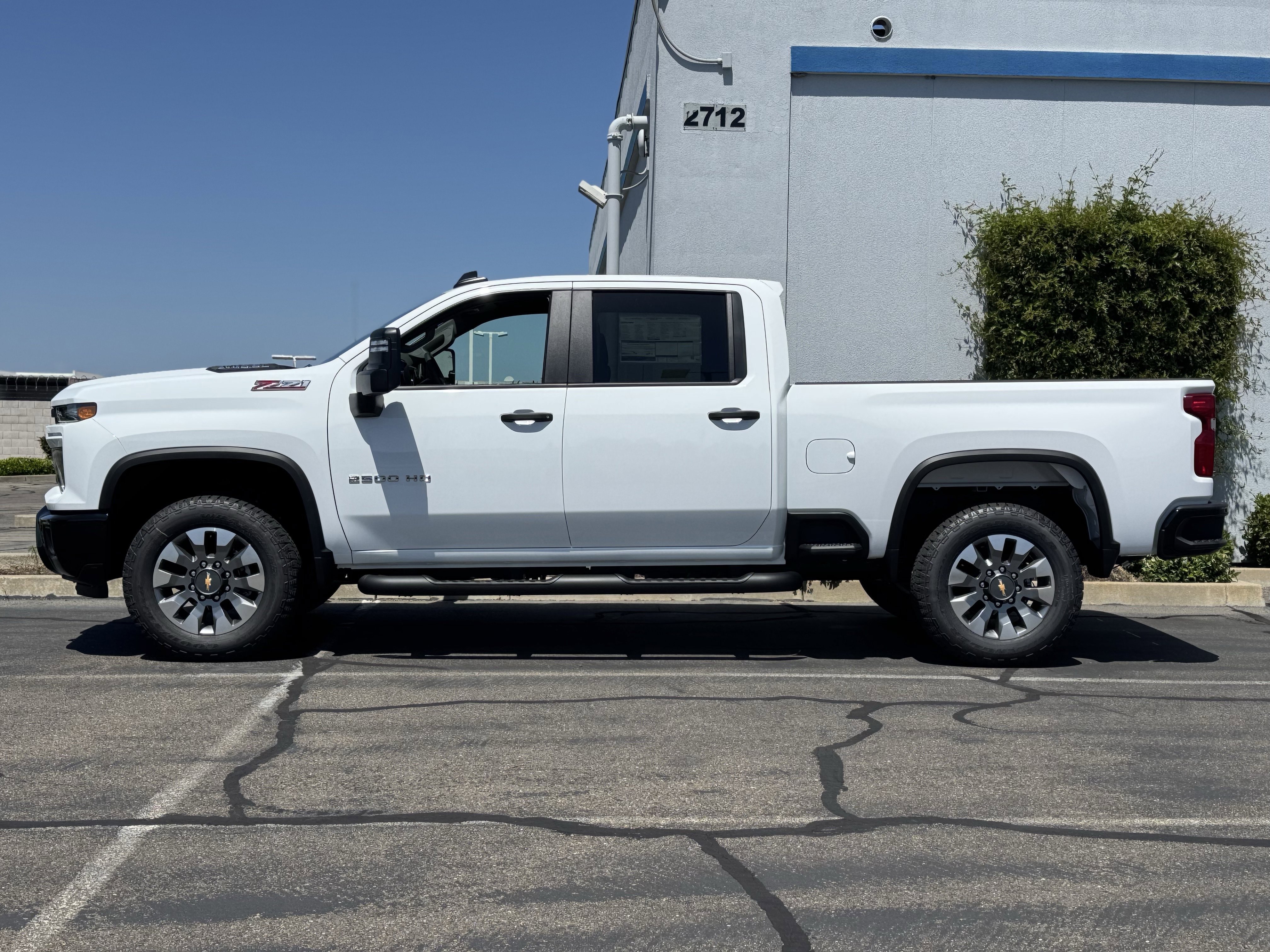 New 2026 Summit White Chevrolet Custom image 4