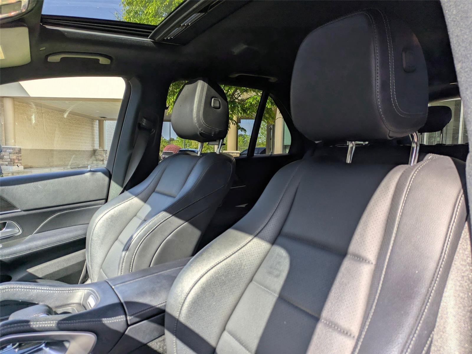 Used 2020 Black MERCEDES-BENZ TRUCK  image 11