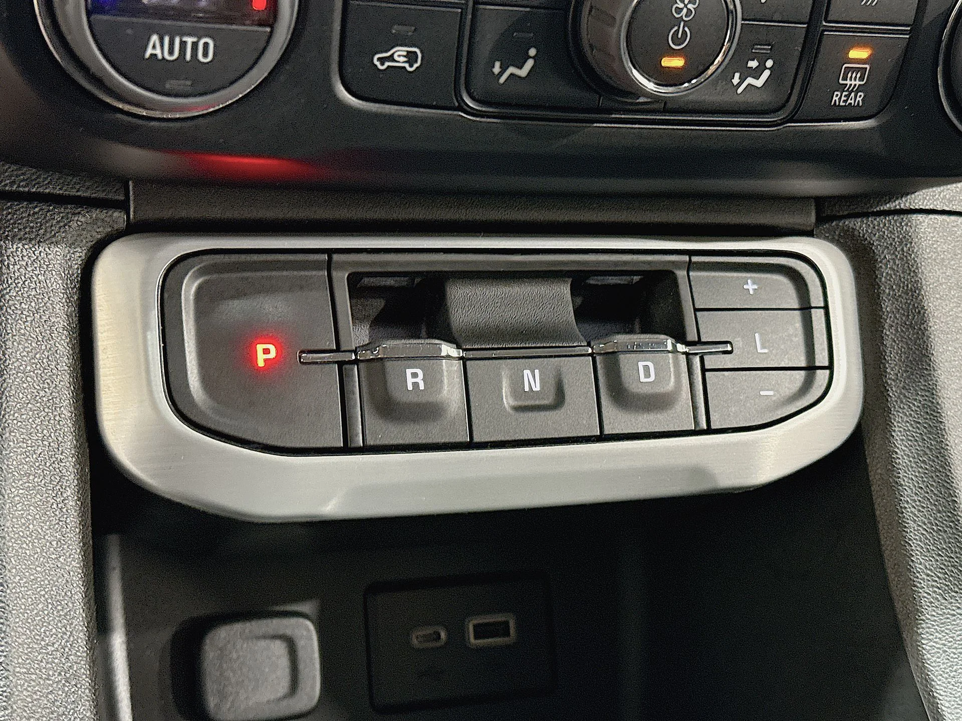 Used 2023 Volcanic Red Tintcoat GMC SLE image 15