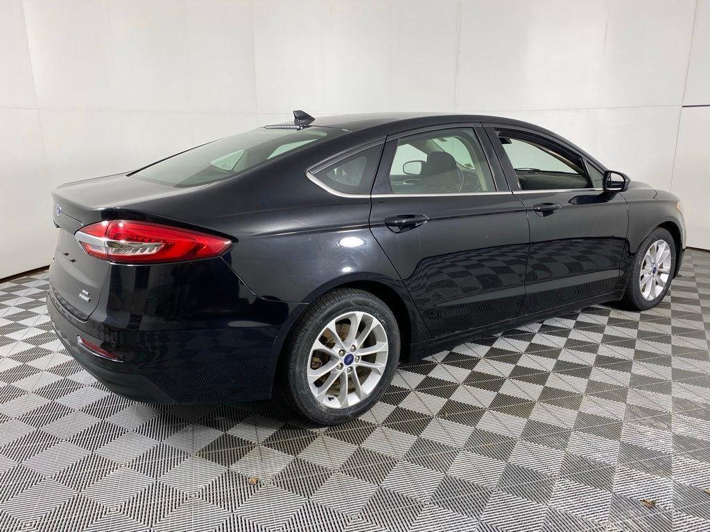 Used 2020 Black Metallic Ford SE image 10