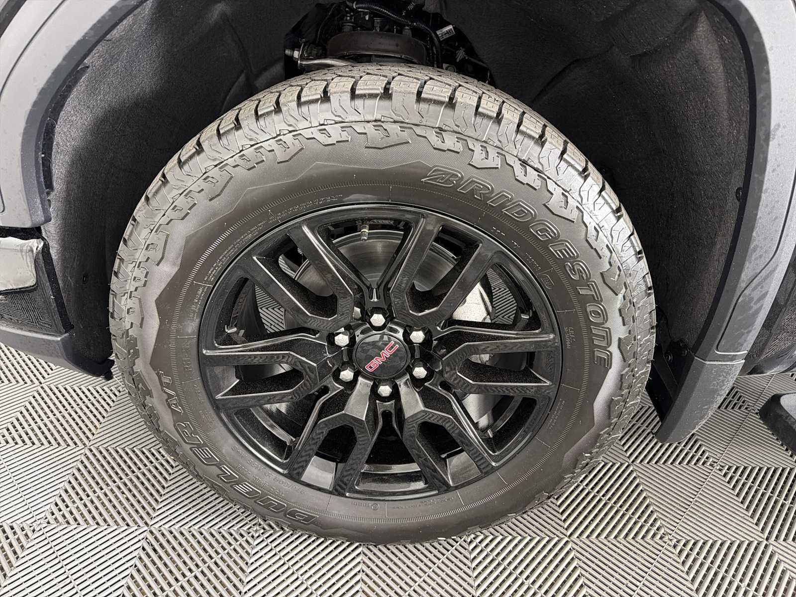 New 2026 Onyx Black GMC Elevation image 9