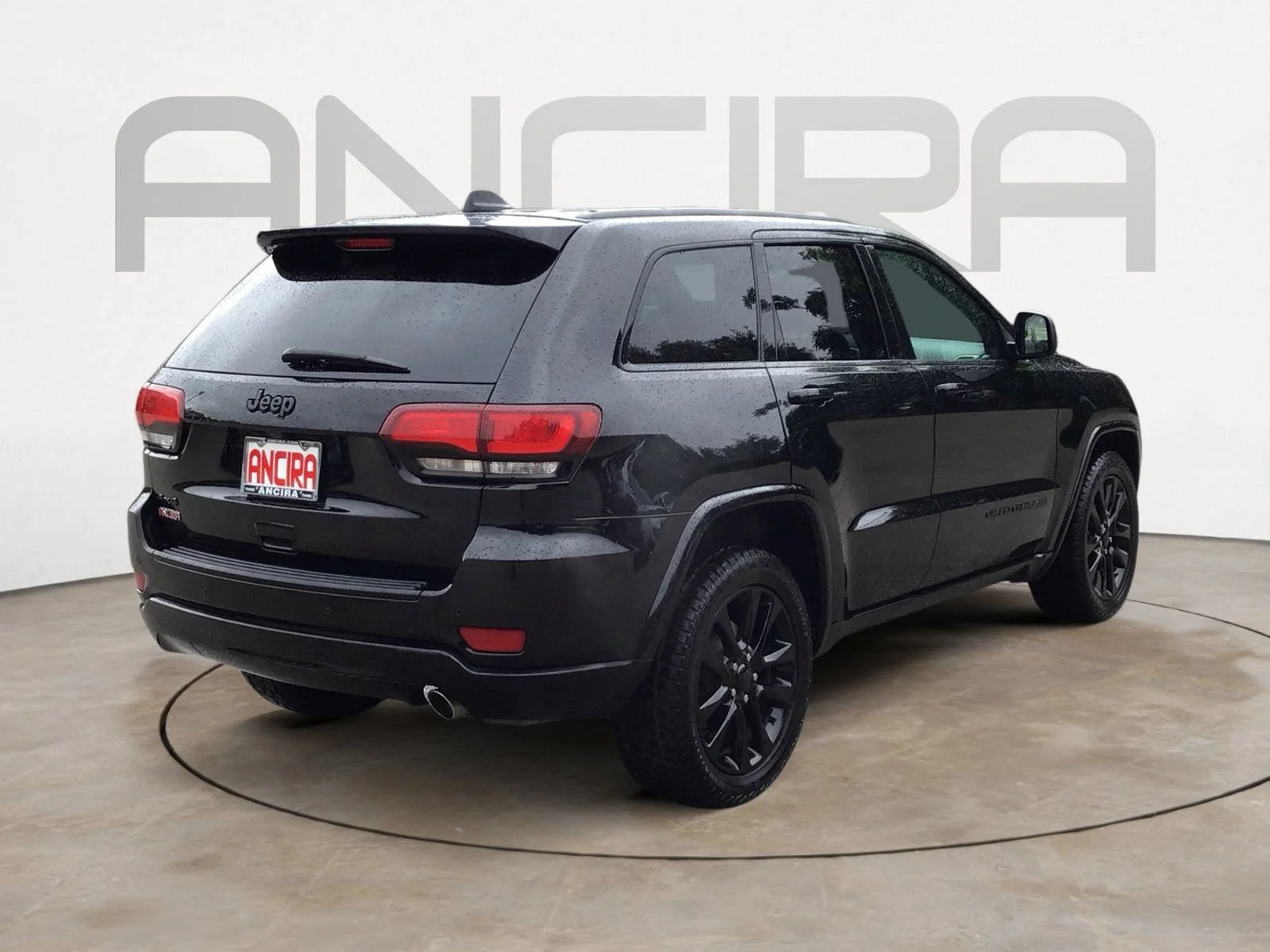 Used 2018 Diamond Black Crystal Pearlcoat Jeep Altitude image 12
