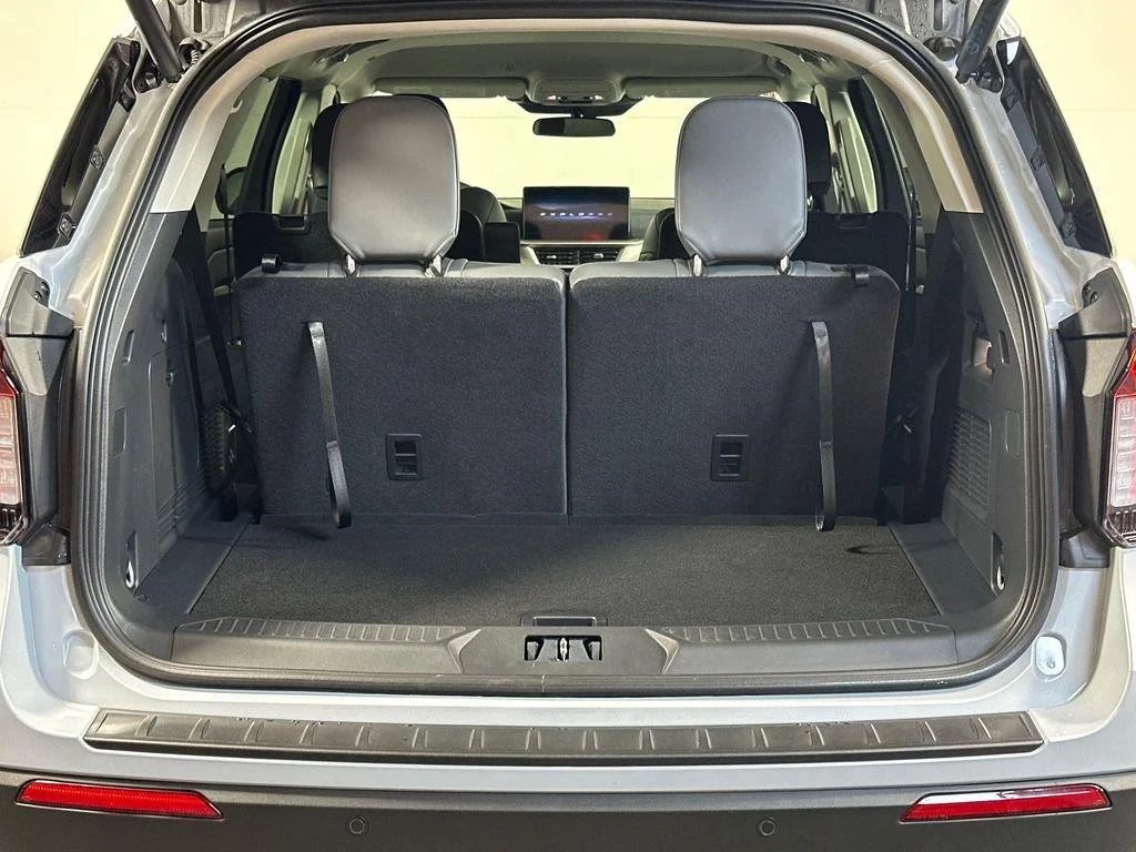 2026 Ford Explorer Active - Photo 9