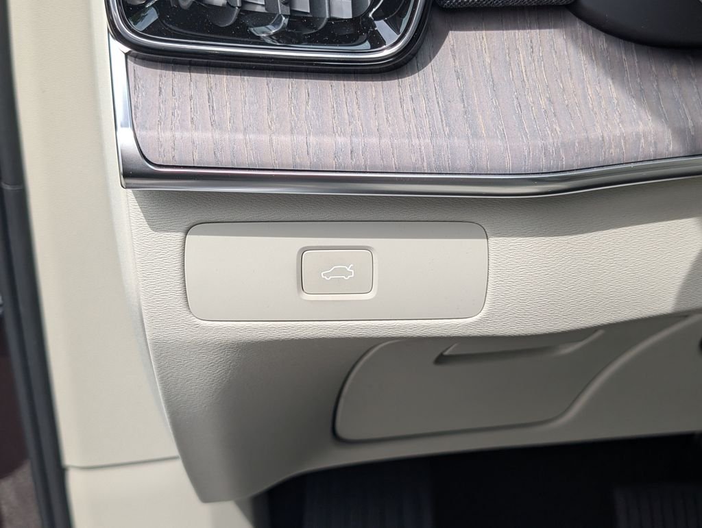New 2026 Red Volvo B6 Ultra image 21