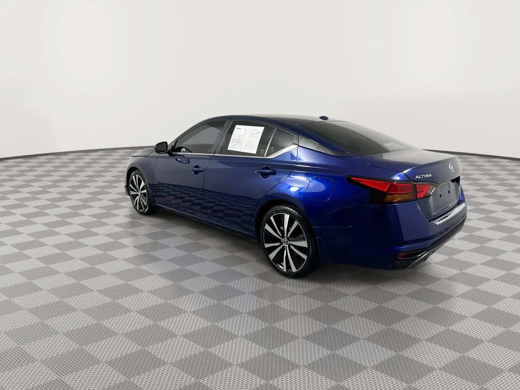 Certified Used 2022 Blue Nissan 2.5 SR image 6