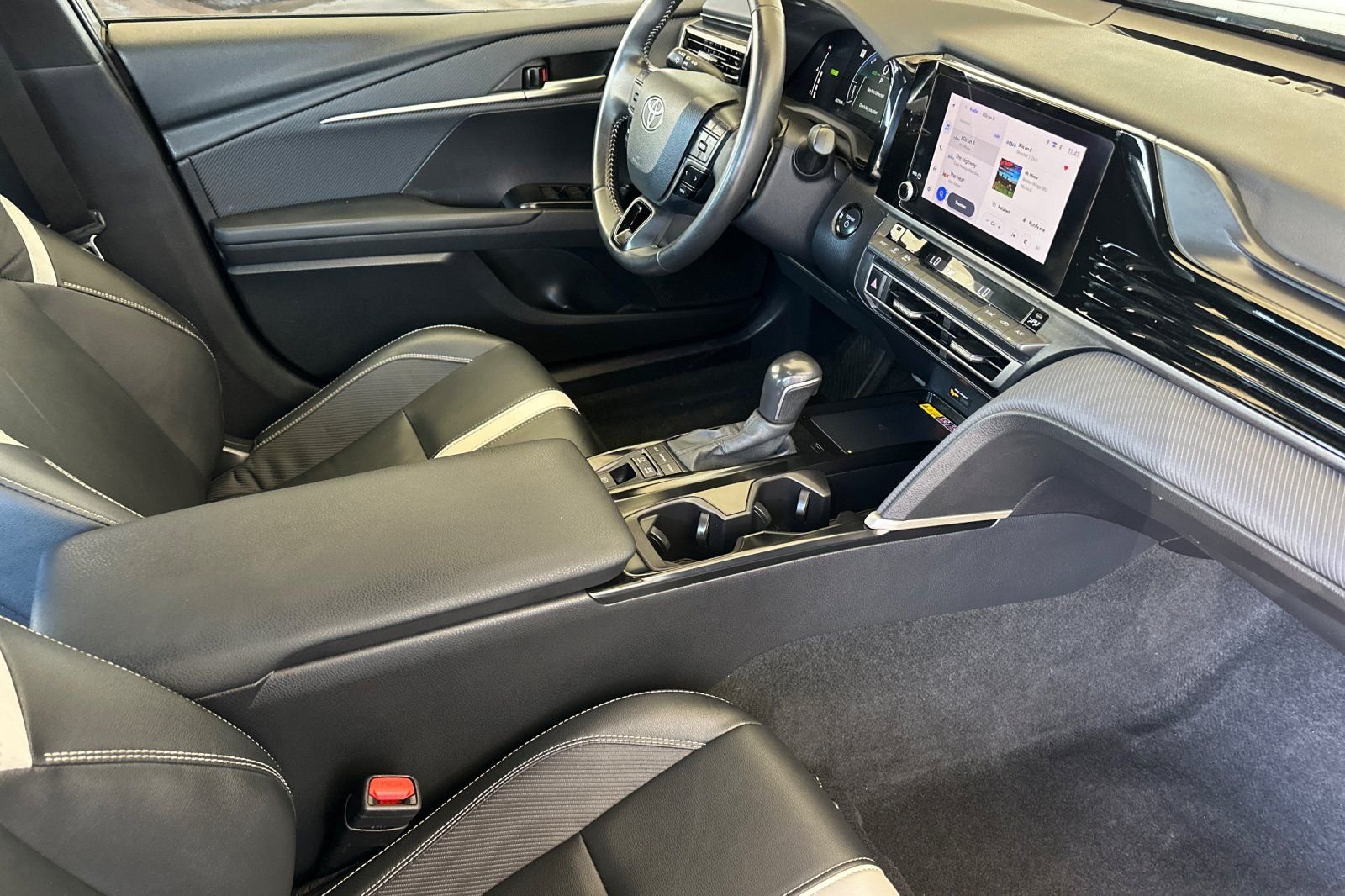 Used 2025 Gray Toyota SE image 16