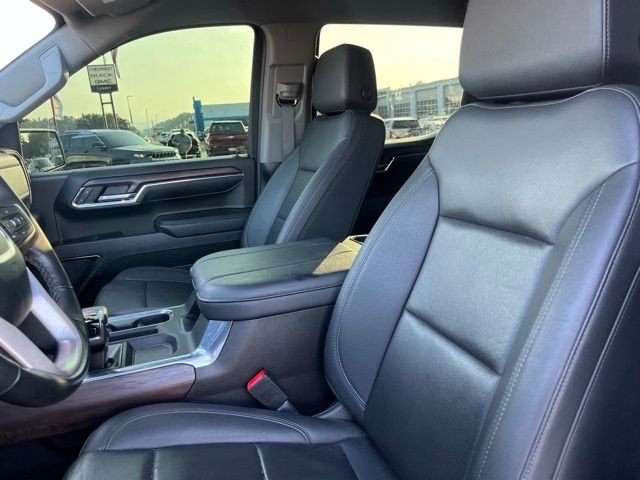 Used 2024 White GMC SLT image 8